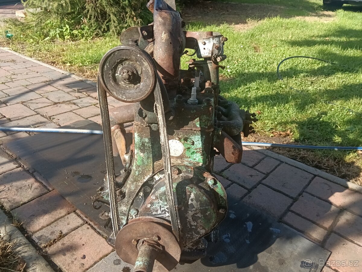 Škoda Popular motor - 2