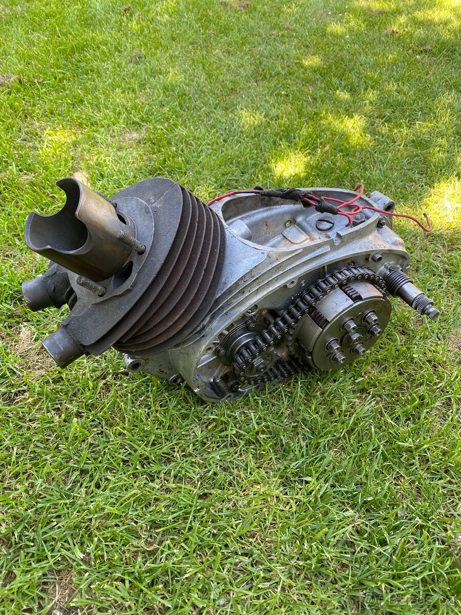 ČZ 150 Motor / Polomotor - 2