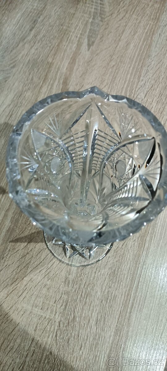 Broušená váza - 2