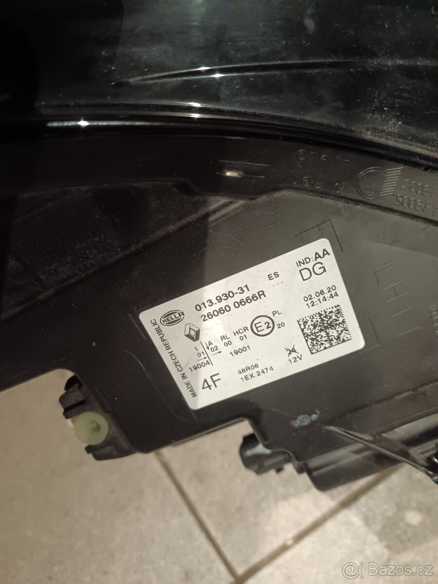 Levé přední světlo captur - 2