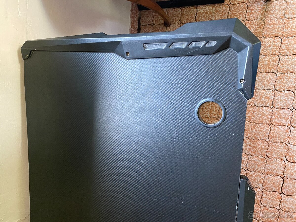 Herní stůl Ultradesk (stůl do pracovny) - 2