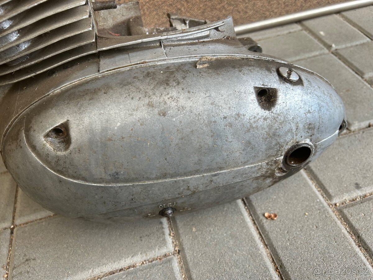 Polomotor Jawa 250 Pérák - 2