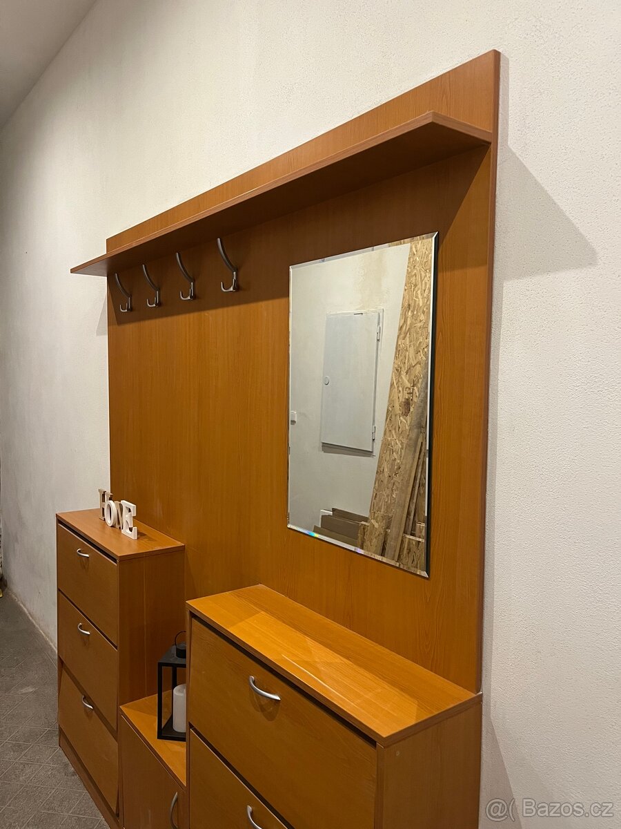 Předsíňová komoda(botník) - 2