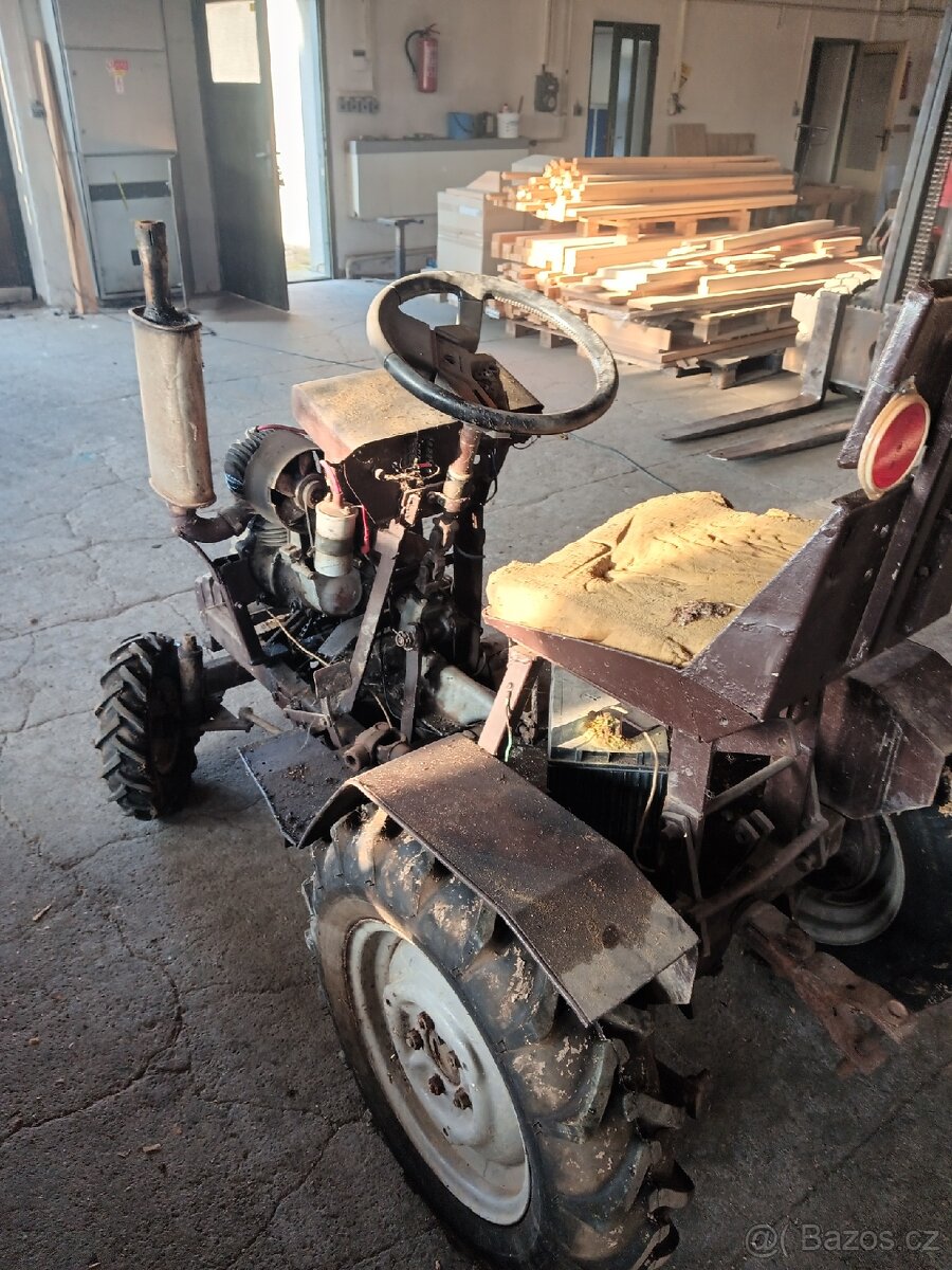 Malotraktor domácí výroby - 2