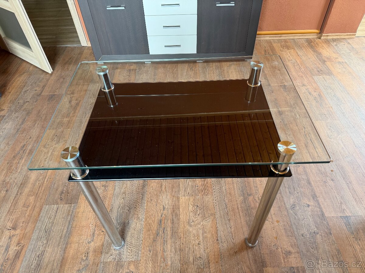 Skleněný jídelní stůl - 2