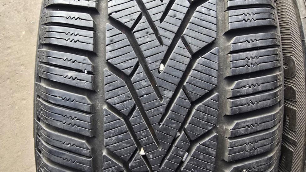 Zimní pneu 215/55/17 Semperit - 2