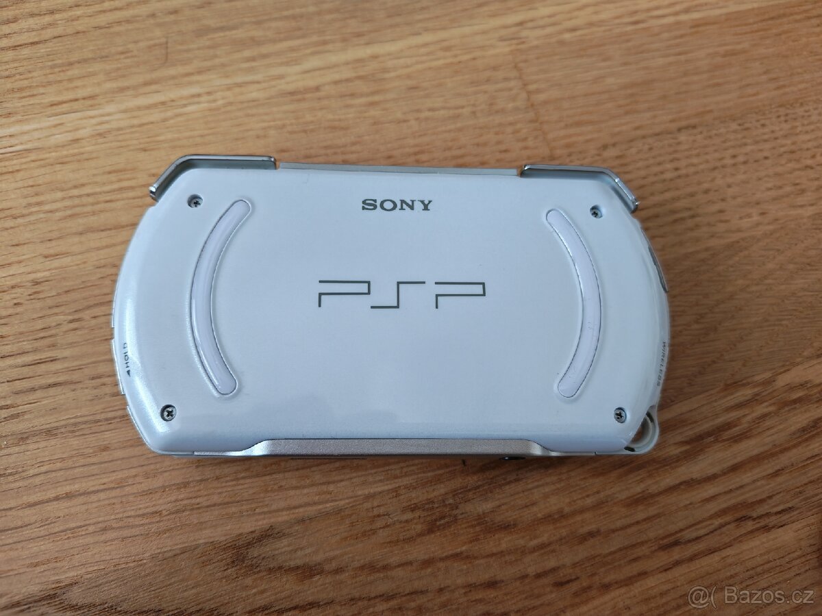 PSP GO WHITE - 2