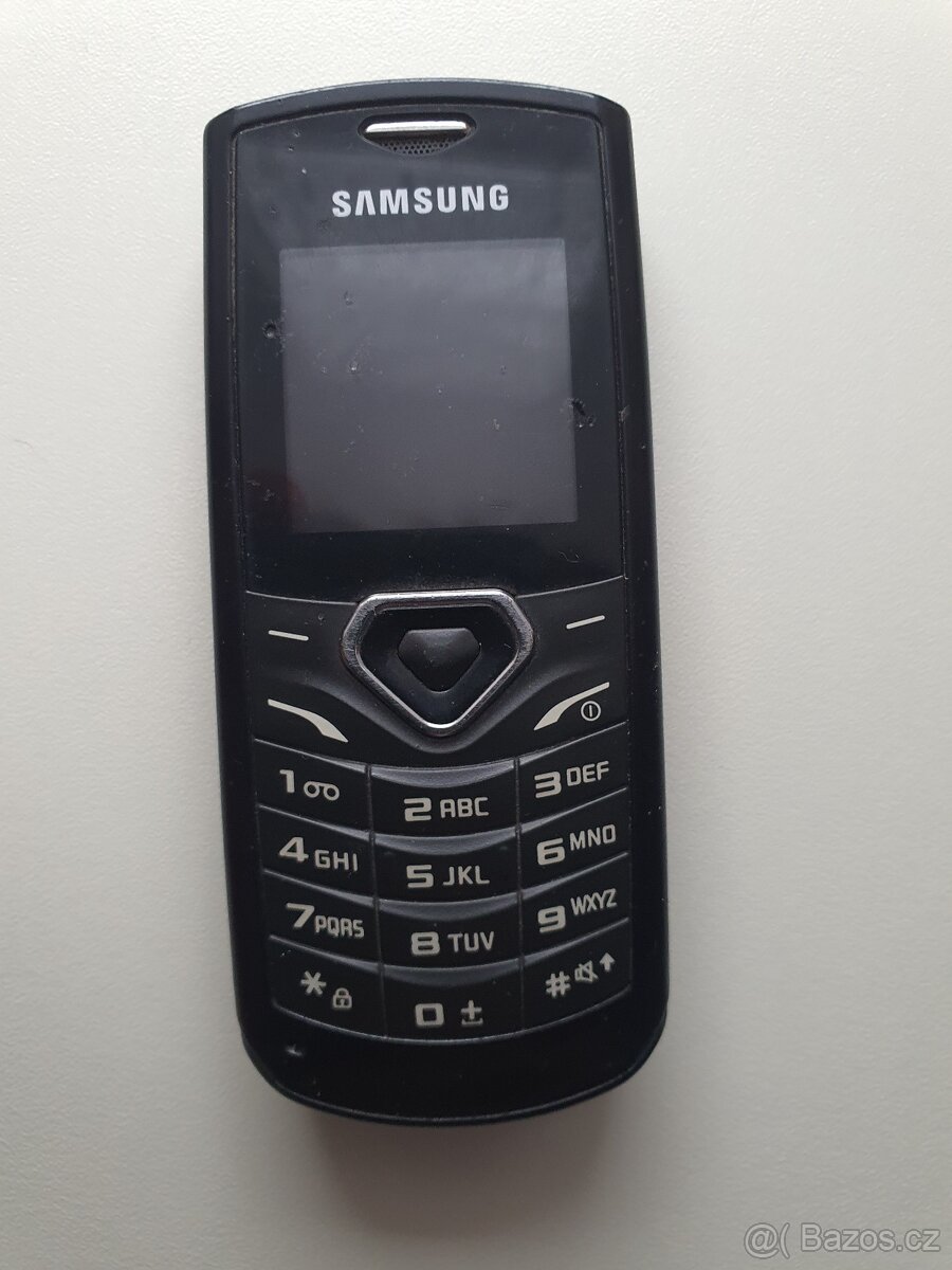 tlačítkový Samsung GT-E1170i - 2