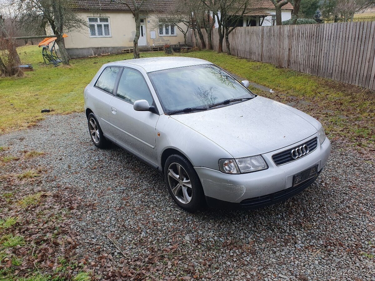 Audi A3 1.6i,r.v. 1999,absolutne bez KOROZE,dovoz it.,digita - 2