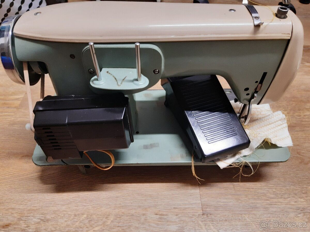 Šicí stroj Lada - 2