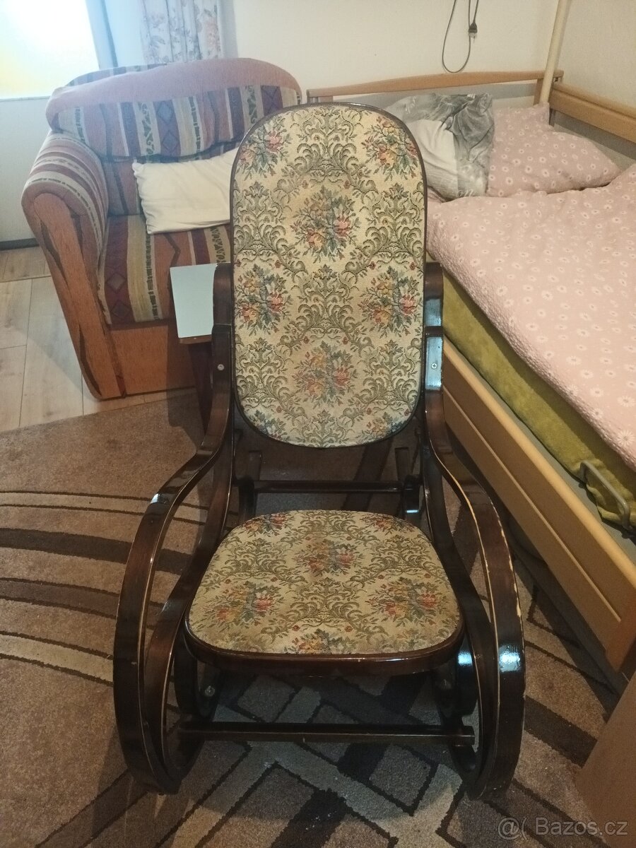 Houpací kreslo - 2