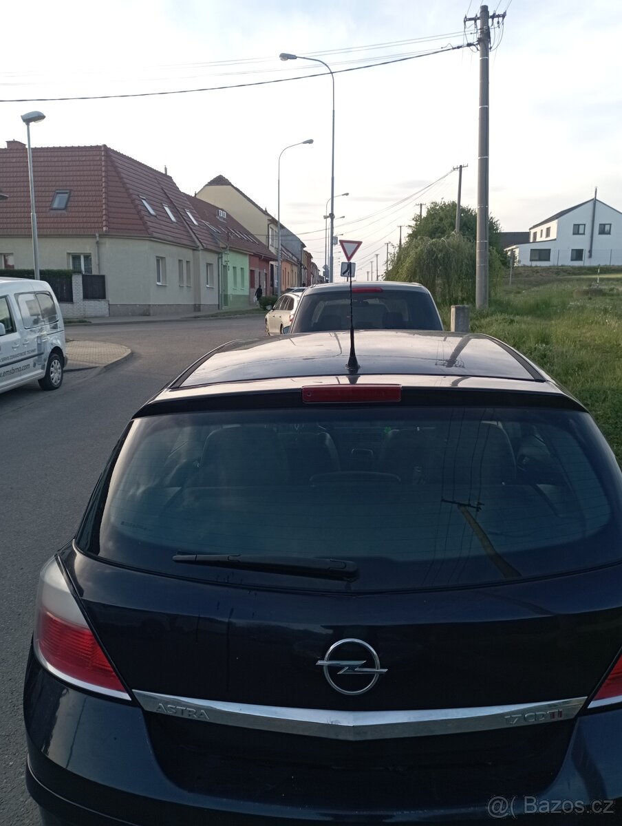 Opel Astra 17 CDTI 16V - 2