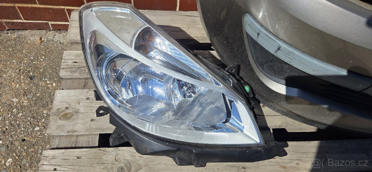 Renault Clio 3 přední nárazník, světla - 2