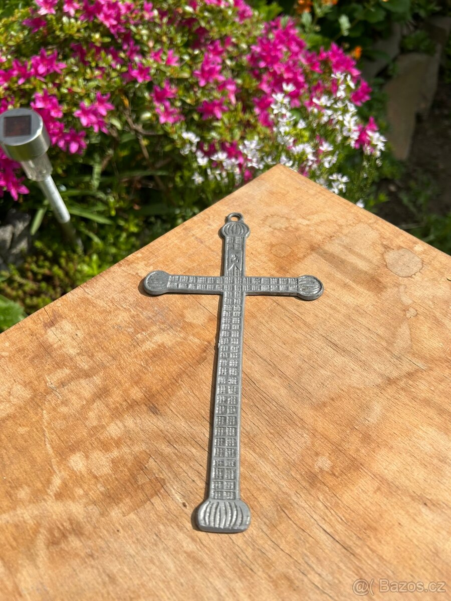 Cínový kříž 20 cm - 2