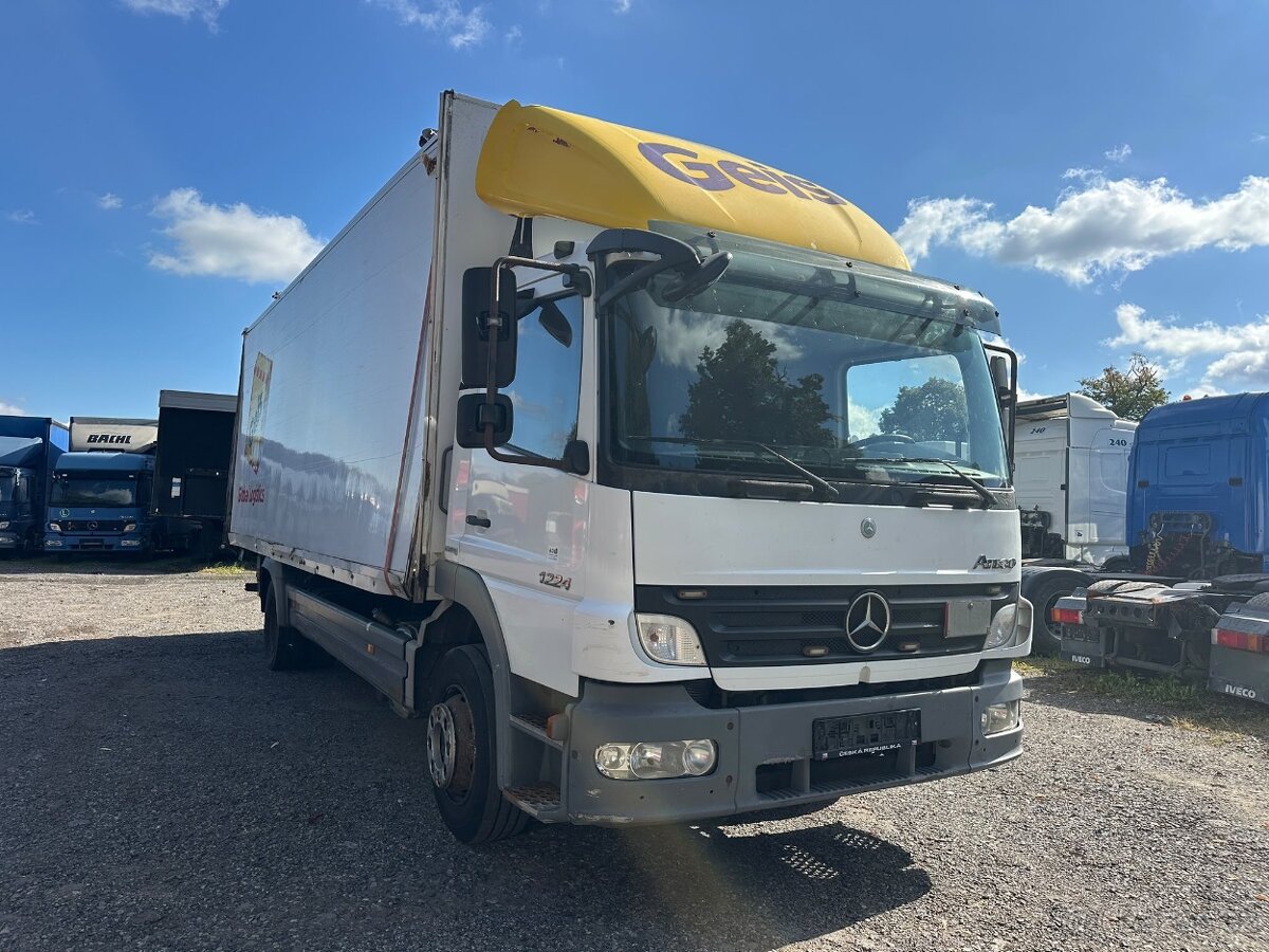 Mercedes Atego 1224L,V6,čelo - 2