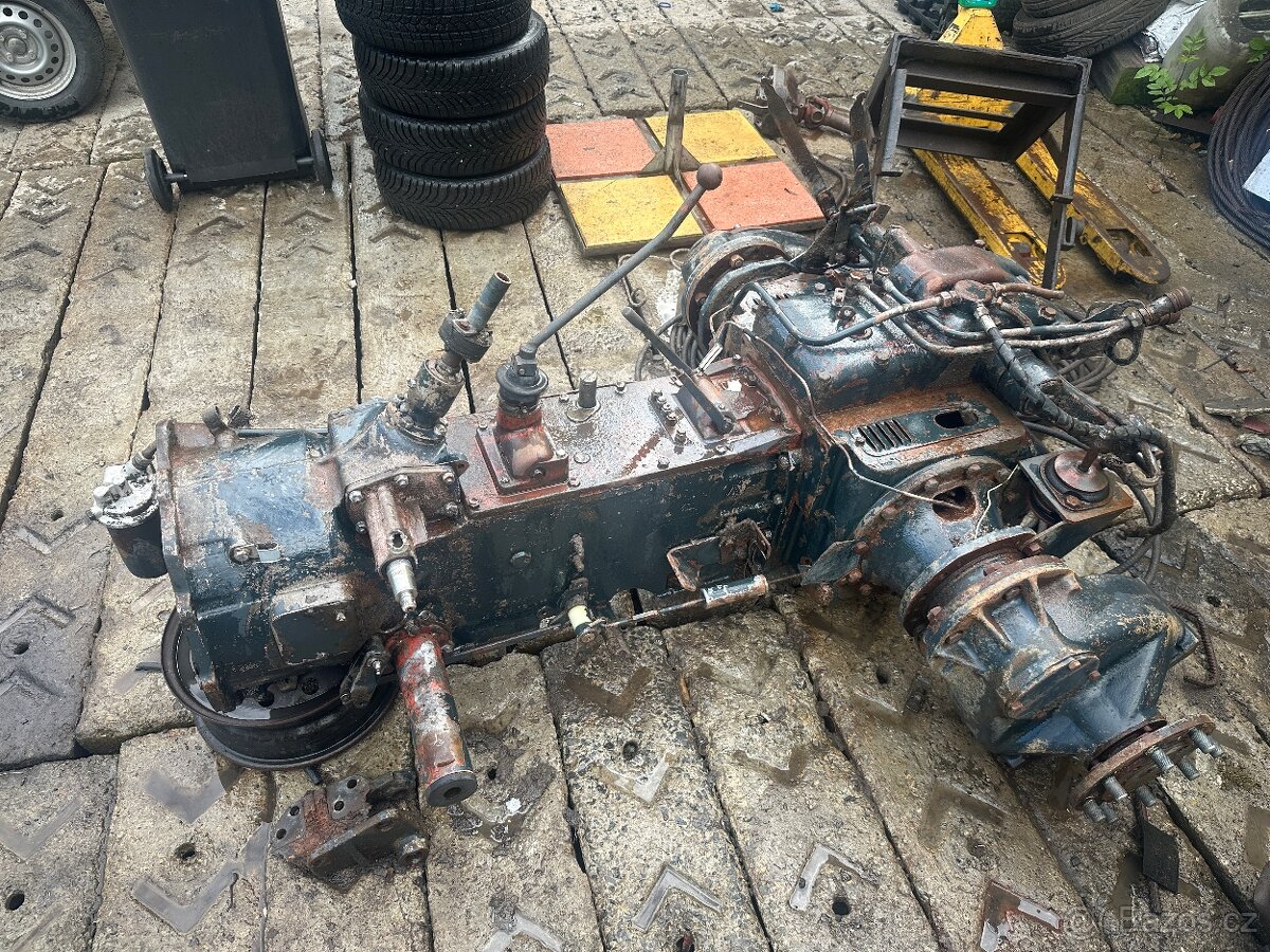 Prodám kompletní zadek zetor 7245 - 2