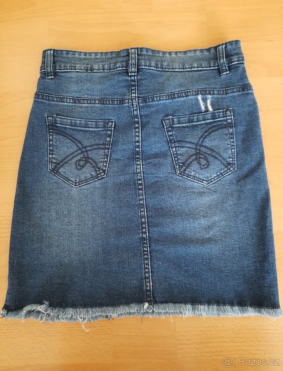Dívčí sukně vel. 158 na 12 let - nenošená - 2