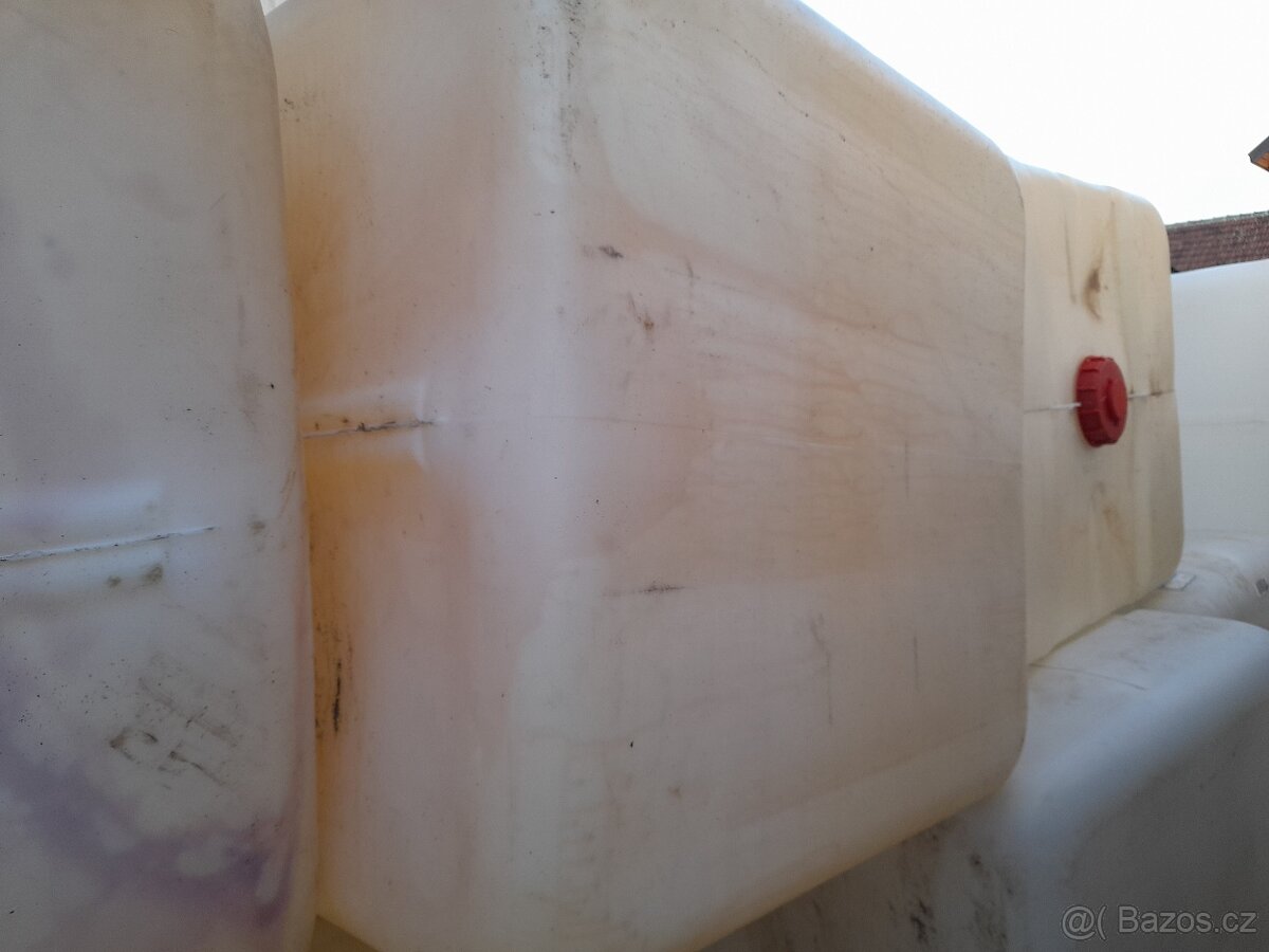 PRODÁM IBC NÁDOBU 1000L MODEL BUBLINA - 2