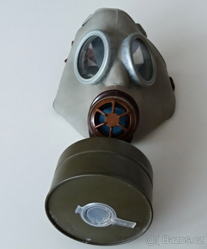 Prodám zachovalou plynovou masku s brašnou a filtrem - ČSSR - 2