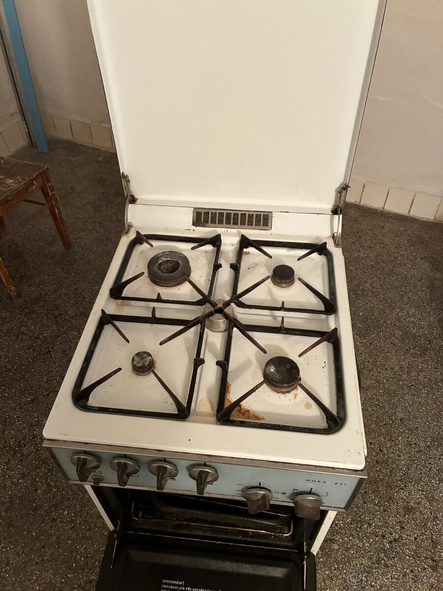 Kombinovaný elektroplynový sporák MORA 821 - 2