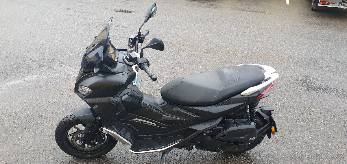 Aprilia sr gt 125 2023 5000km - 2