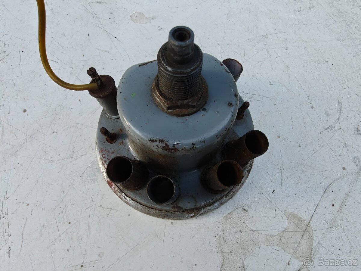 Tachometr veterán Octavia - 2