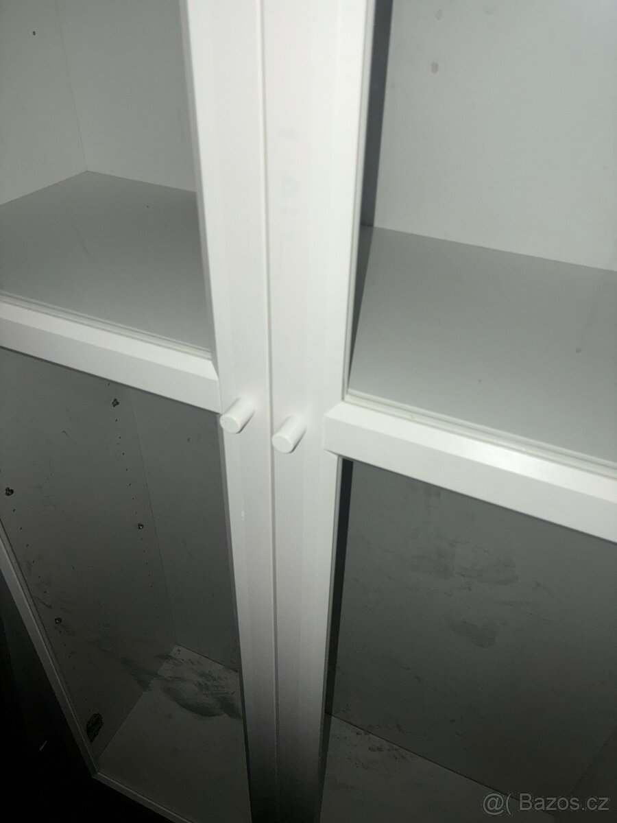 Vitrína/knihovna - 2