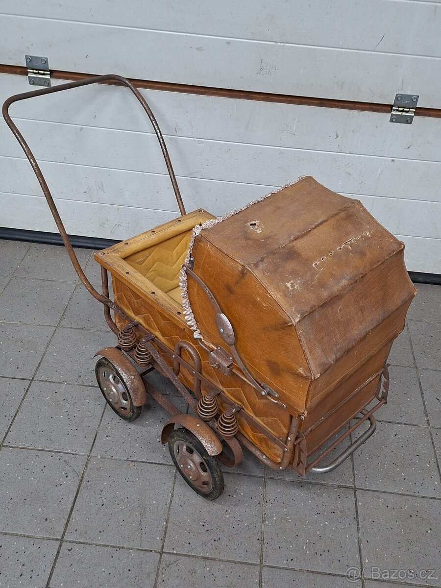 Kočárek pro panenky - 2