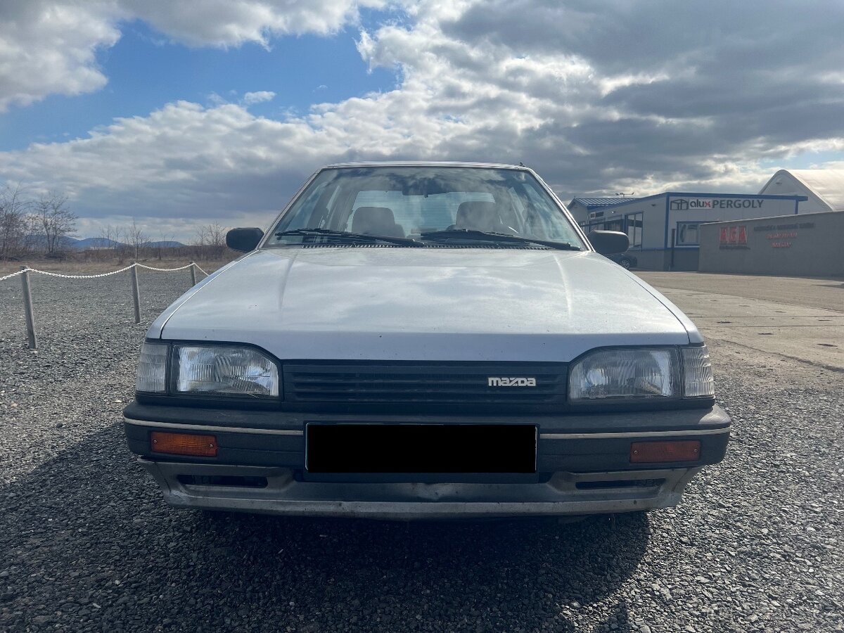Prodám Mazda 323 BF sedan 1,6 (1987) rarita mezi youngtimery - 2