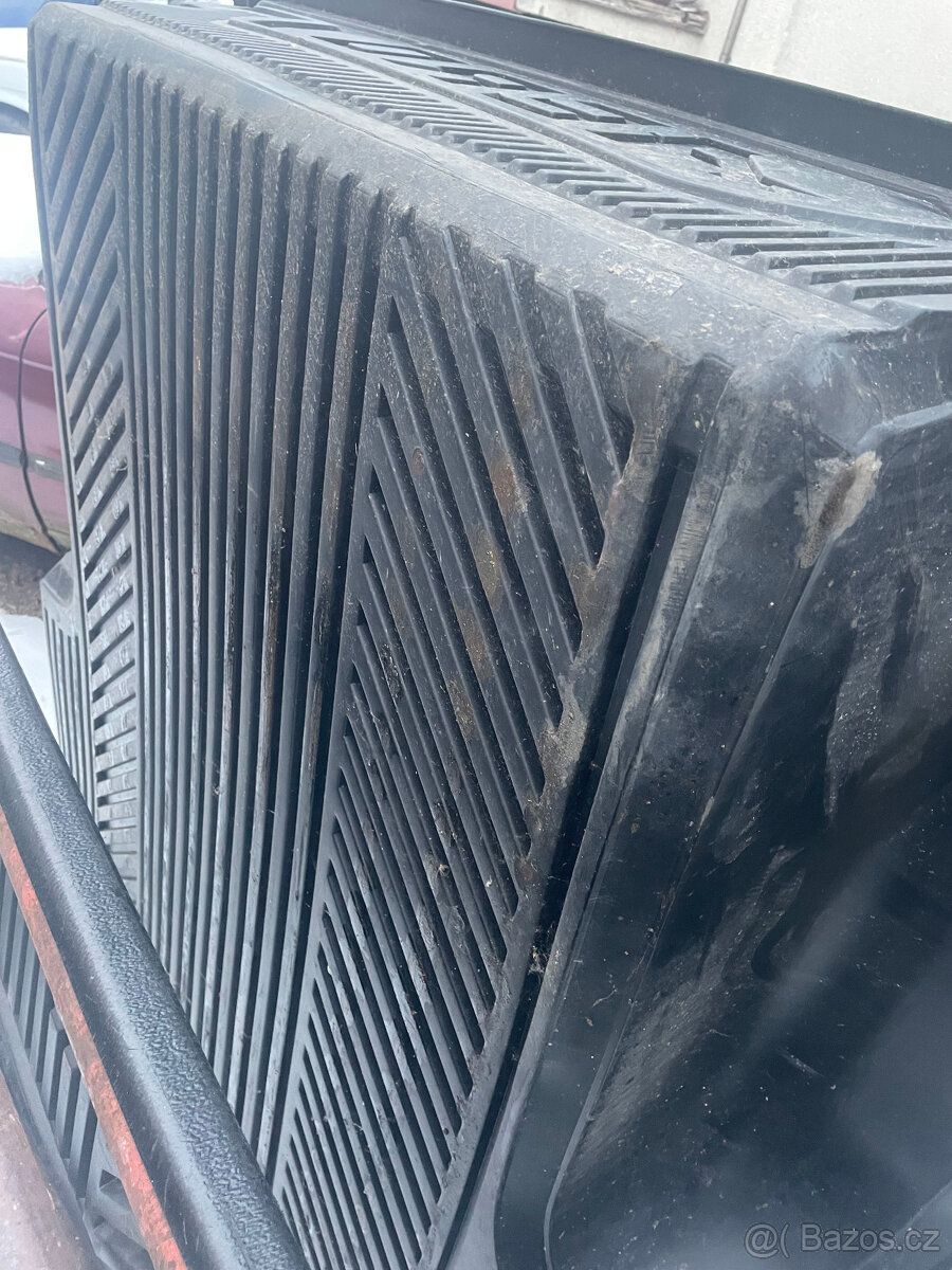 Vana do korby Mitsubishi L200 - 2