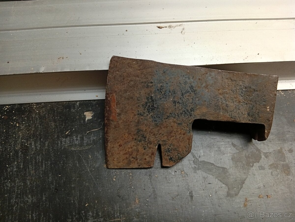 Tesařská sekera - 2