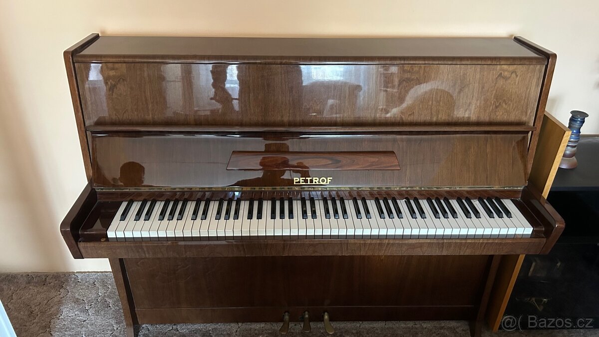 Piano PETROF - 2