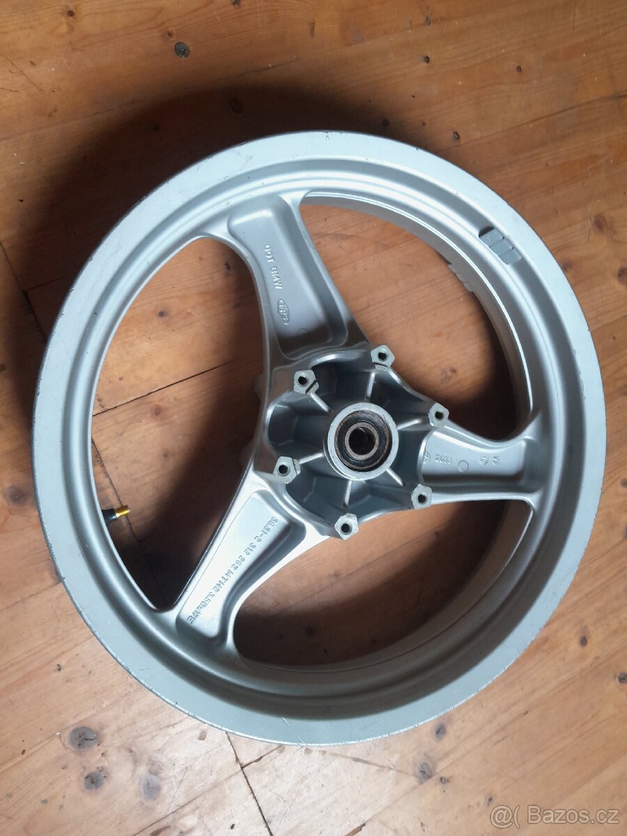 Zadní kolo BMW - 2