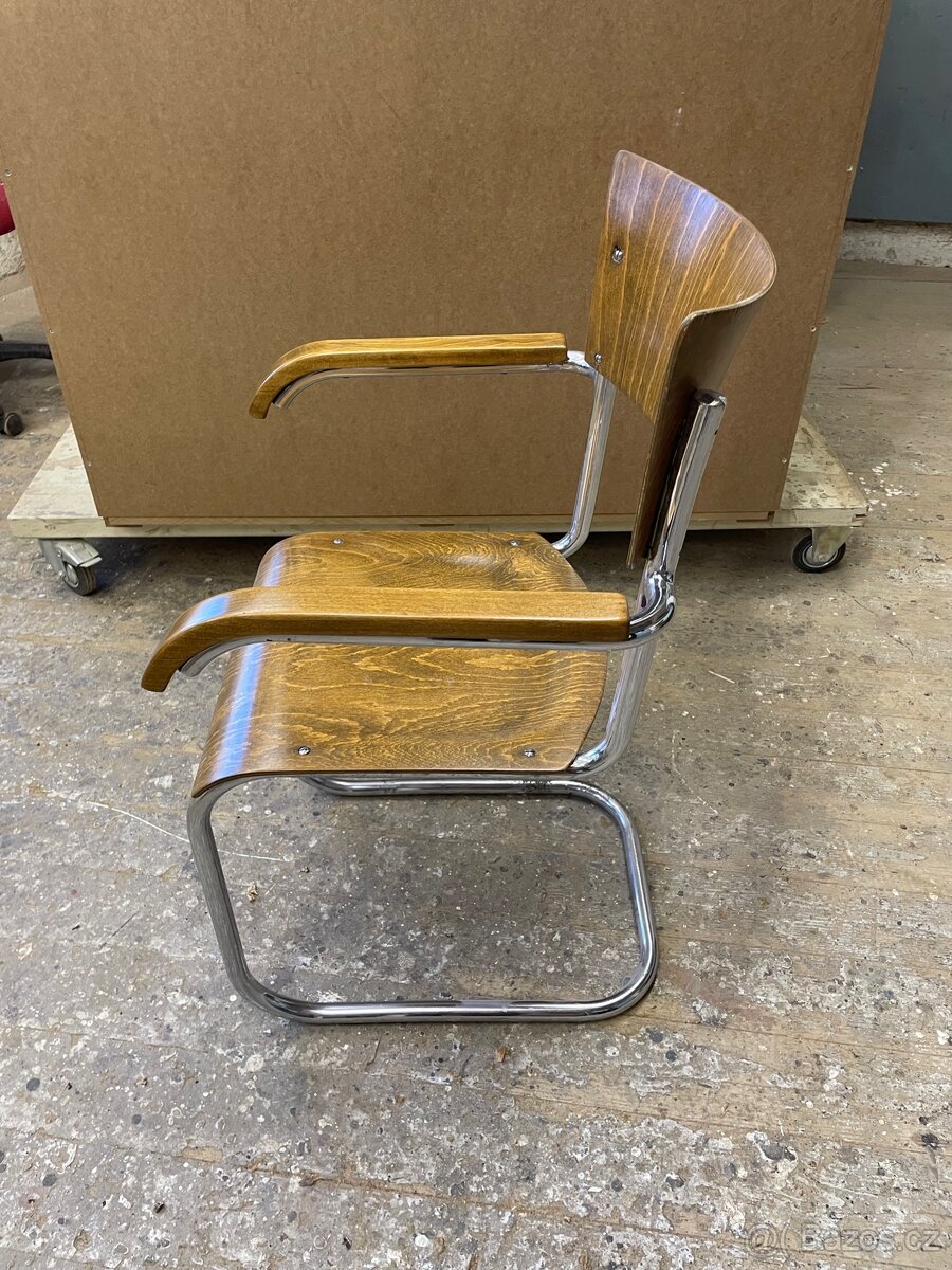 Chromovaná funkcionalistická židle s područkami - 2