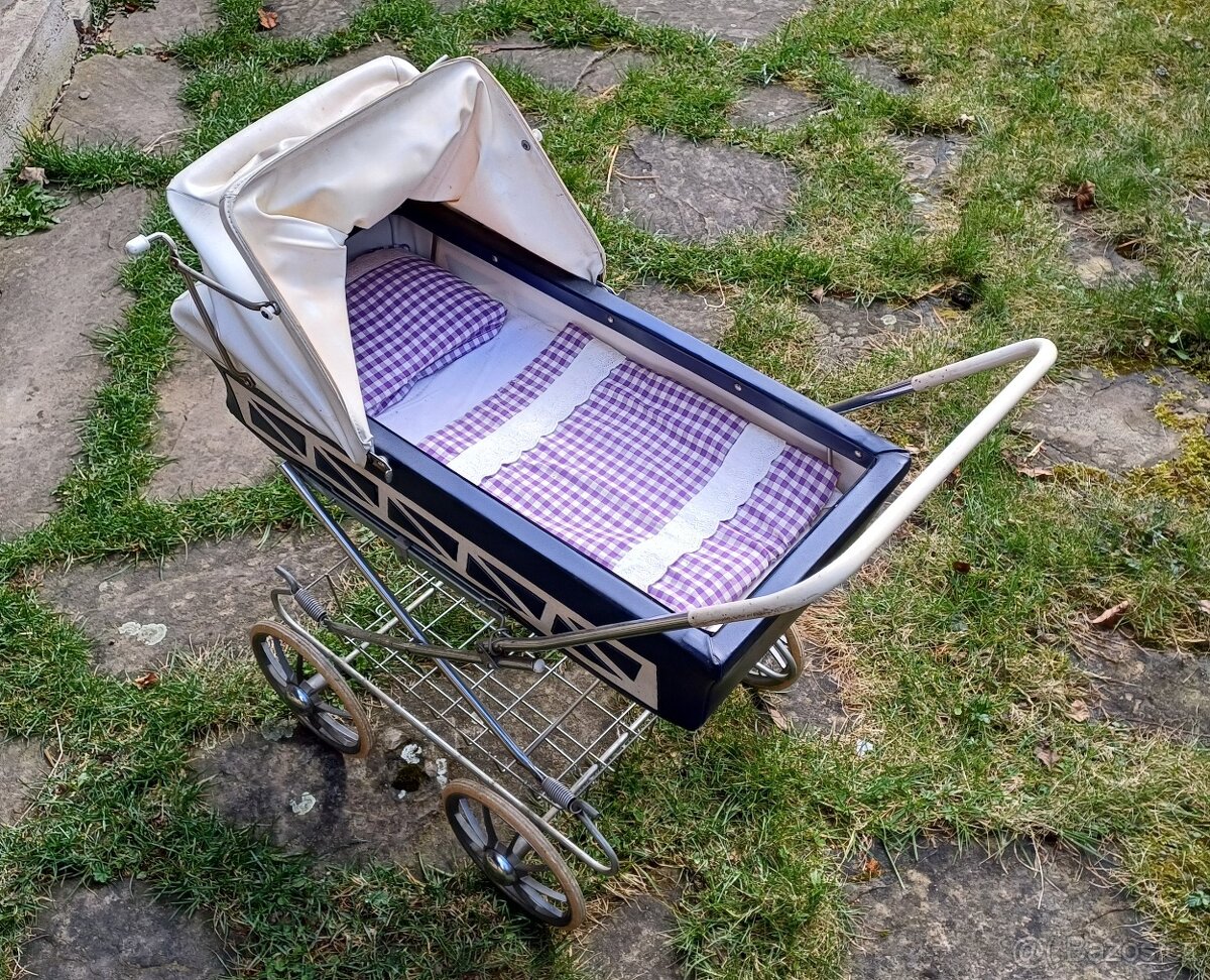 Pěkný kočárek na panenky - 2