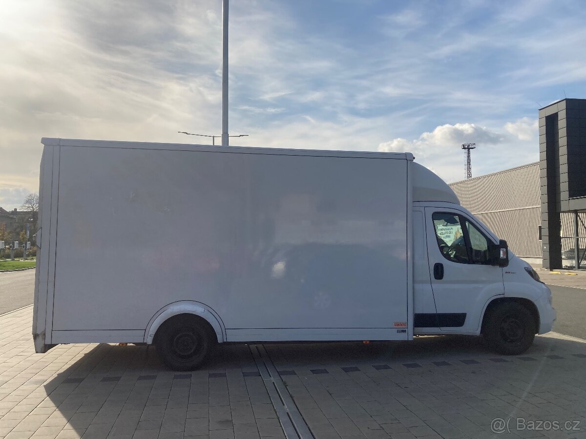 Dodavka s ridicem - najezdova rampa - 2