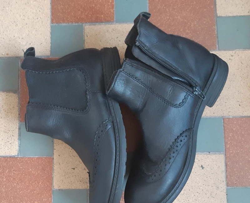 Kožené nízké kozačky zn. BAŤA 35 - 2