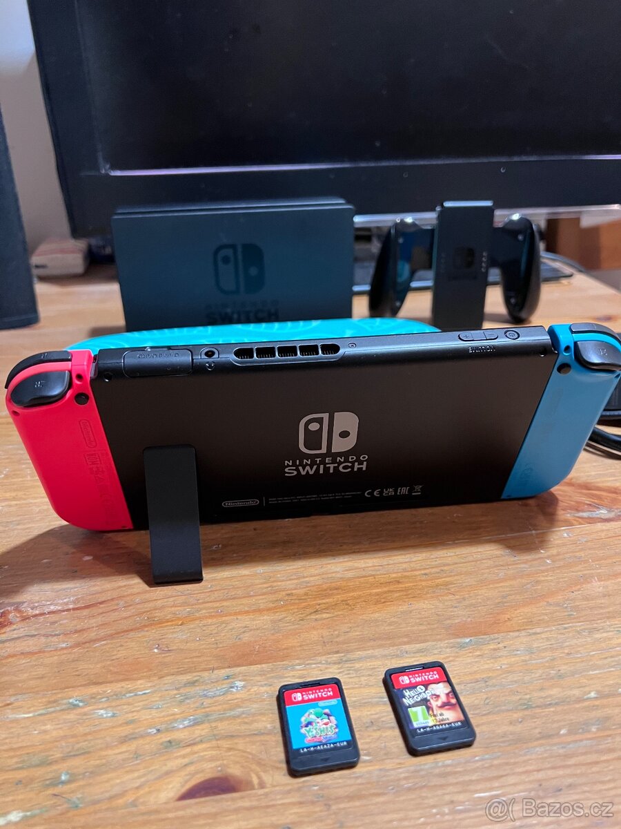 Nintendo Switch V2 Neon Blue & Red + hry Yoshi a HN - 2