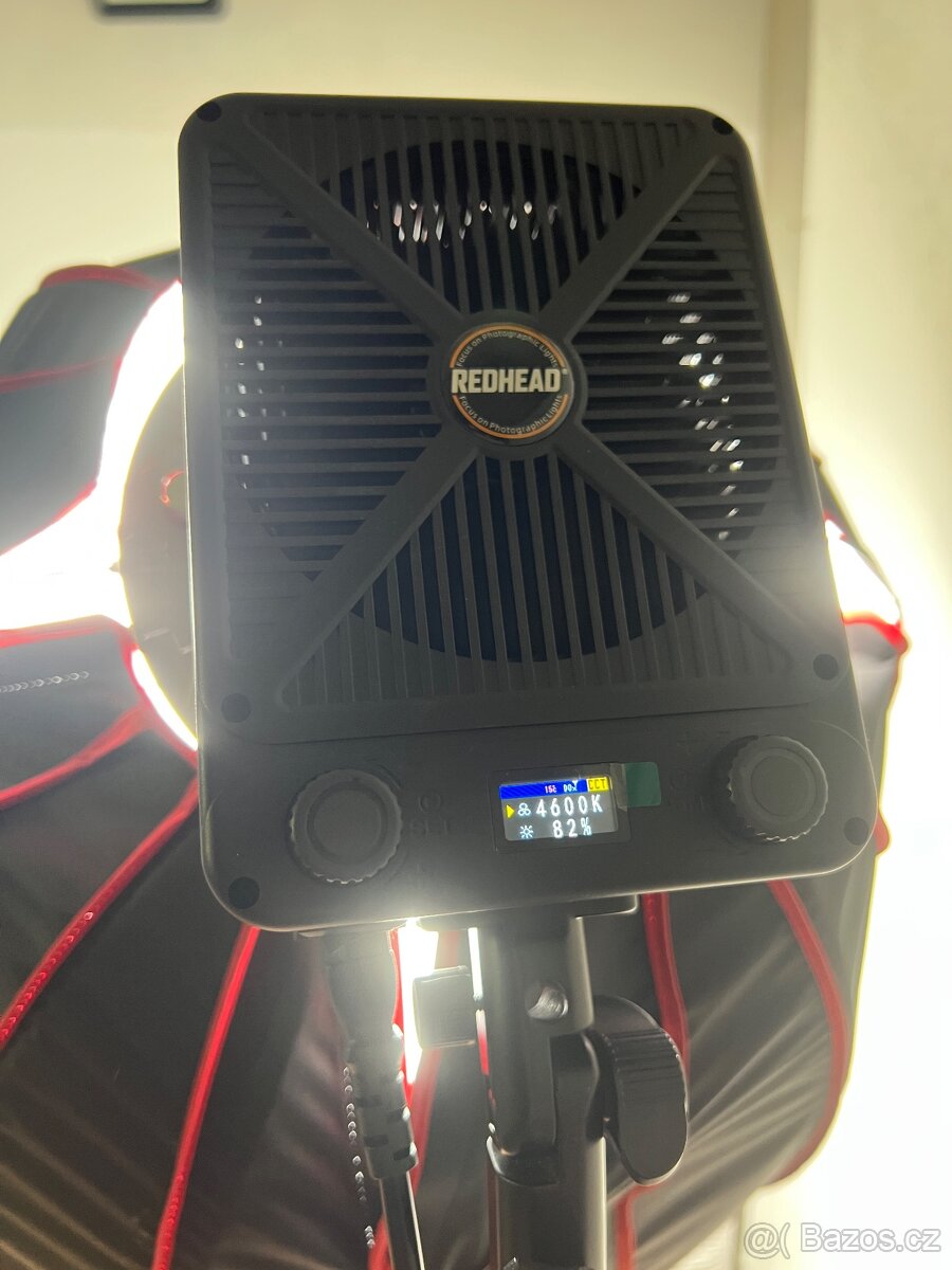 Světlo COB Led Redhead 230w Bowens mount - 2