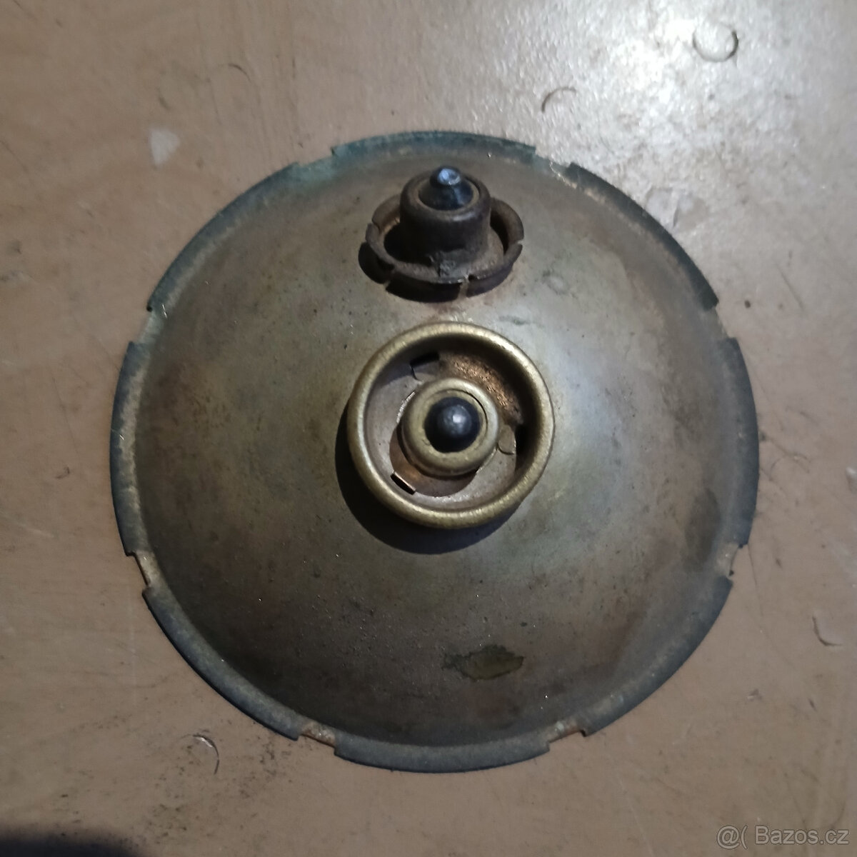 Stadion,Jawetta,kolo pěkná parabola světla DAIMON - 2