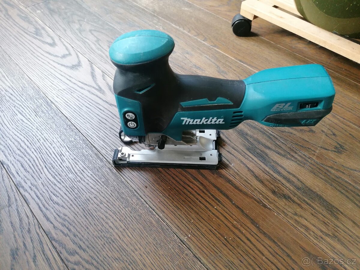 Makita Aku přímočará pila DJV181 - 2