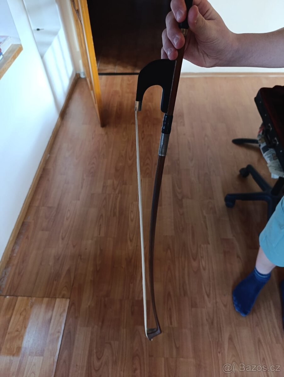 Kontrabasový smyčec - 2