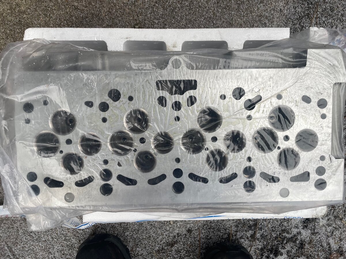 Hlava motoru BMN - 2