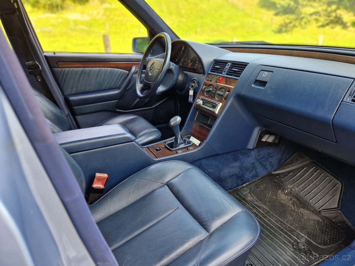 Mercedes C třídy W202 modrá kůže interier - 2