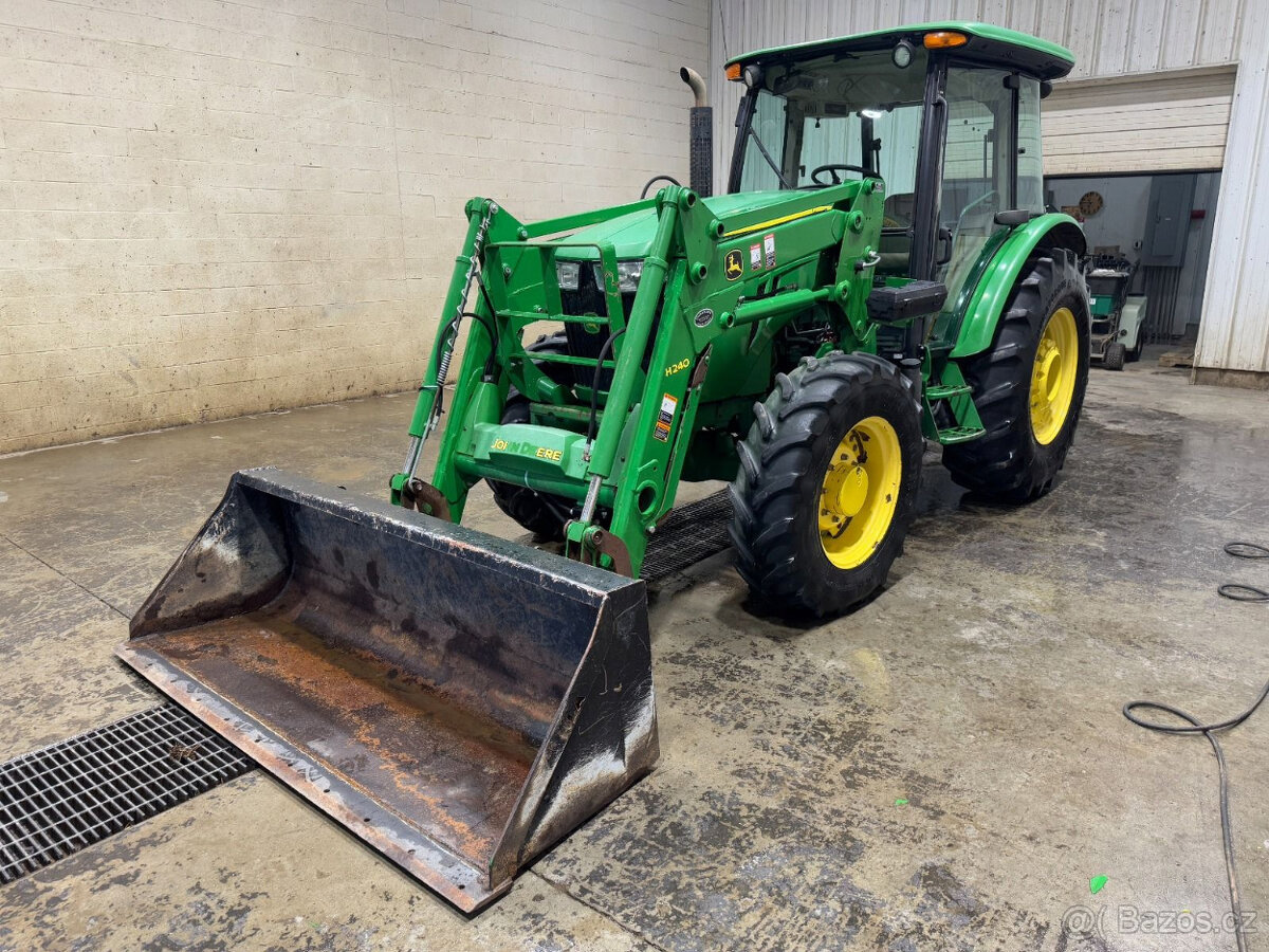 John Deere 5100E 4x4 - 2