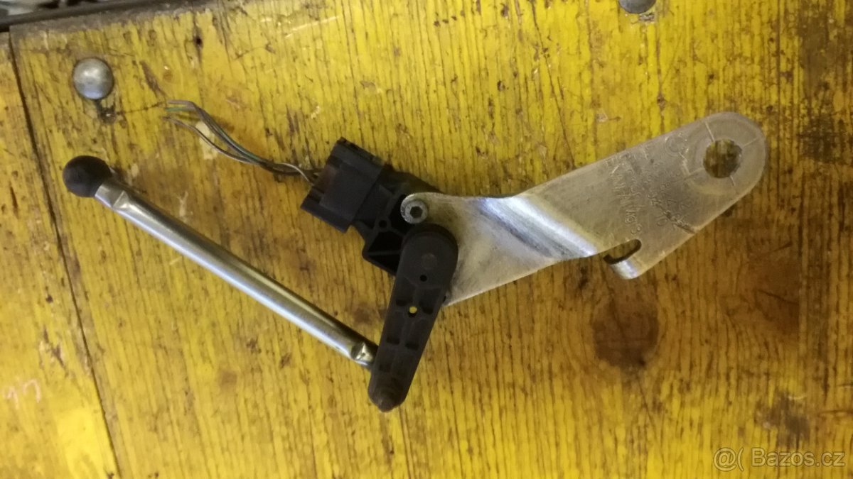 BMW E60/E61 snímač zatížení přední nápravy - 2