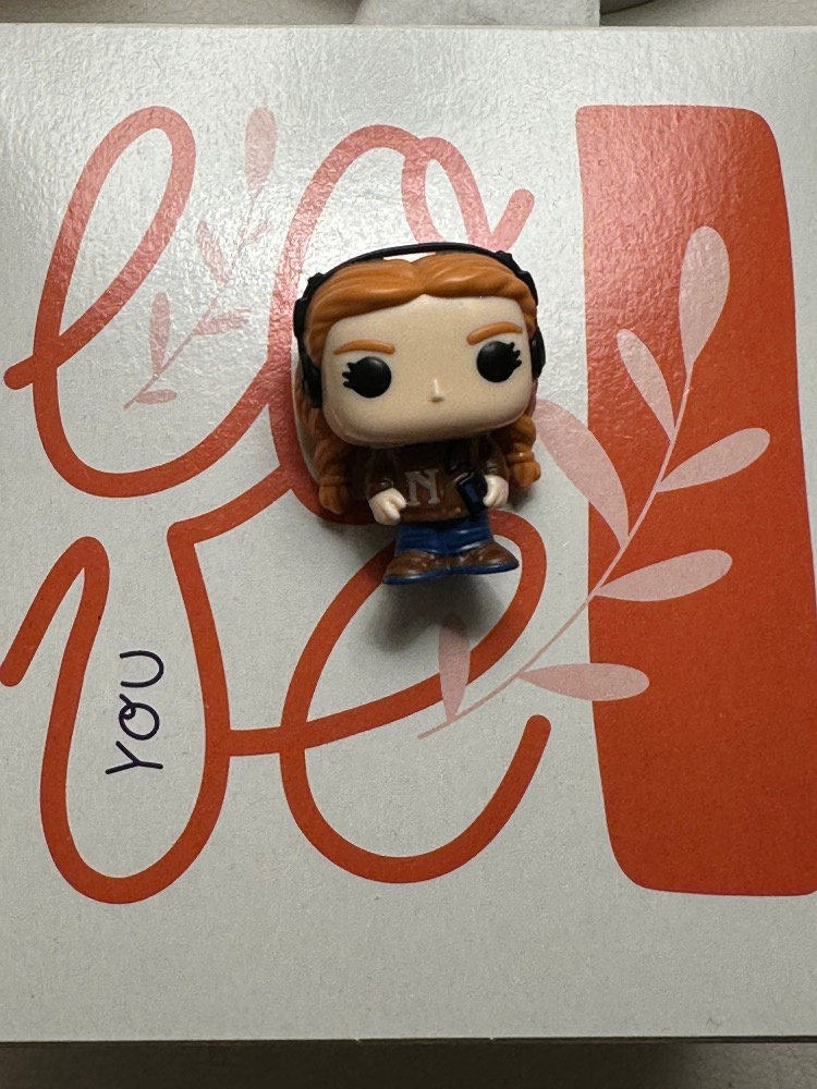 Postavička-figurka Stranger Things Hopper, Erica, Max - 2