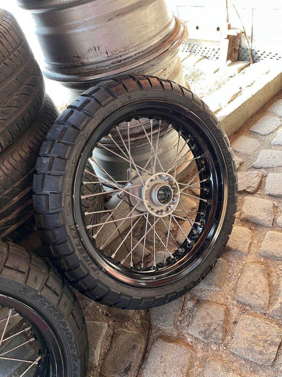 Supermoto kola KTM 690 - 2