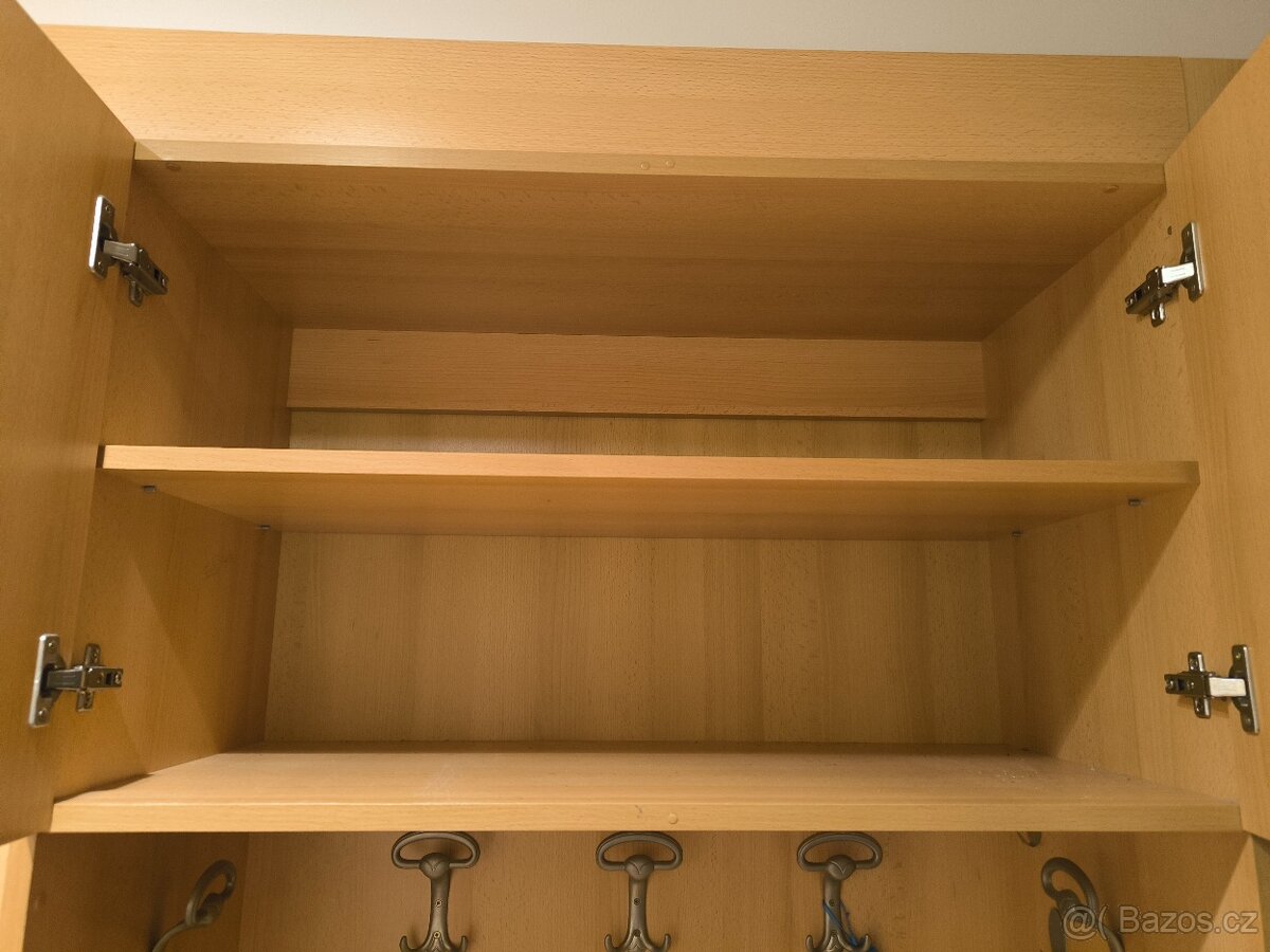 Předsíňová skříň - 2