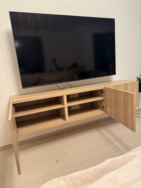 TV STOLE IKEA BESTA - 2
